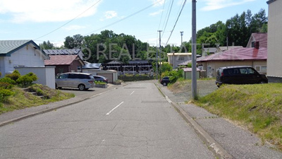 【前面道路含む現地写真】 | 美山町東３丁目土地