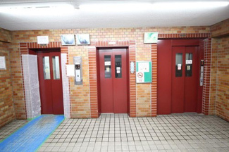 【その他共用部分】 | エレベーターも複数台あるので、朝の時間も安心です！