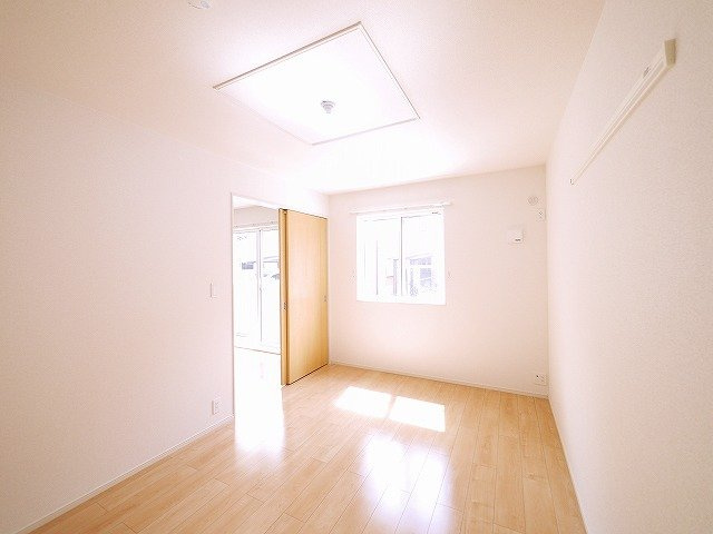 ＤＫⅡの洋室|明るい洋室です