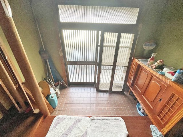 野洲市野洲　中古戸建の玄関