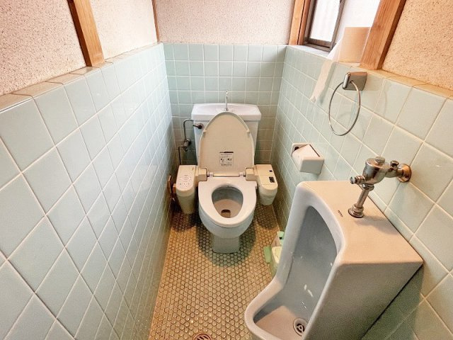 野洲市野洲　中古戸建のトイレ