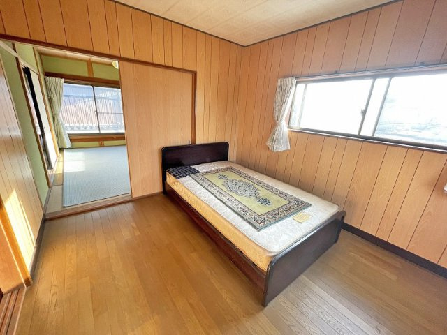野洲市野洲　中古戸建の洋室