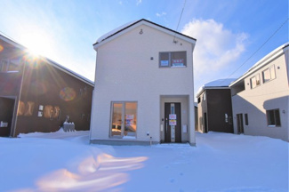 【外観パース】 | 木造ガルバリウム鋼板横葺　土地面積144.23㎡