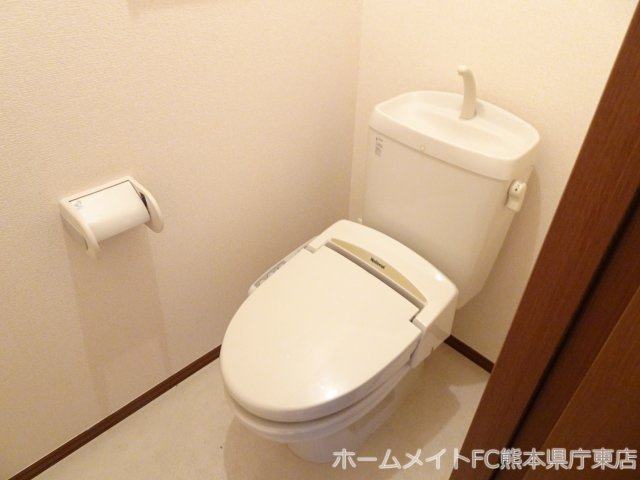 熊本市中央区黒髪６丁目のアパートのトイレ