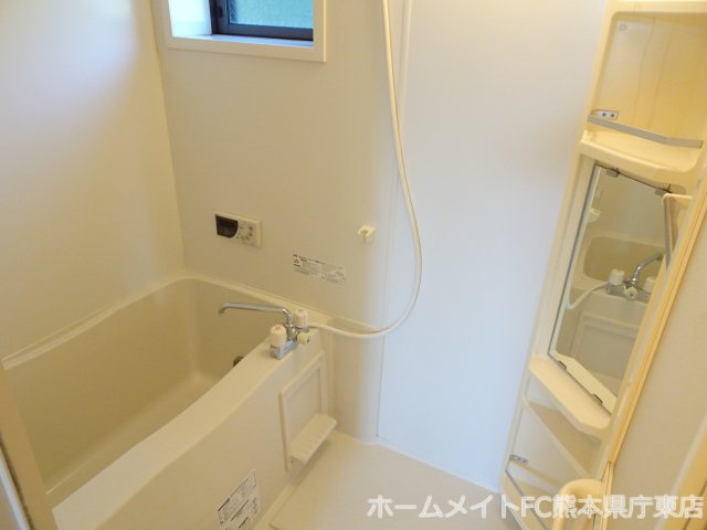 熊本市中央区黒髪６丁目のアパートの浴室