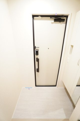 【玄関】 | BLESS蘇我 | ※同物件・反転タイプの写真です。