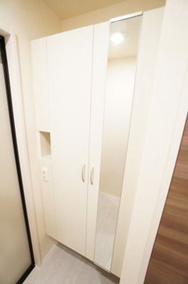 【玄関】 | BLESS蘇我 | ※同物件・反転タイプの写真です。