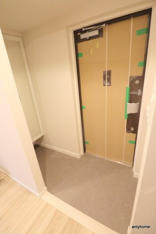 スプランディッド江坂駅前　仲介手数料無料の玄関