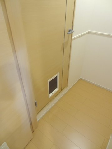 メゾン　クロベルビュー　Ｂの設備|ペット用くぐり戸