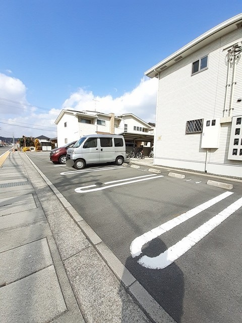 メゾン　クロベルビュー　Ｂの駐車場