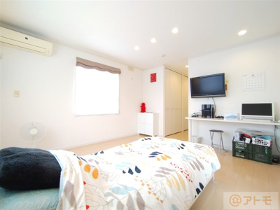 【寝室】 | ☆駿河区下川原南　中古戸建て | 毎日すごす部屋の広さや陽当りも気になるポイントですね！現地で体感してみてください♪
