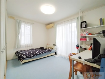 【子供部屋】 | ☆駿河区下川原南　中古戸建て | 広々使える収納付きの洋室です♪