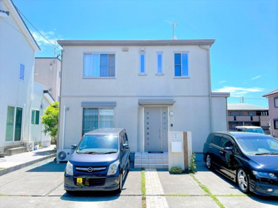 【外観】 | 駿河区下川原南　中古戸建 | 外観は落ち着いた雰囲気です♪
温かみのある色合いで、落ち着いた雰囲気の、街並みとマッチしています♪
