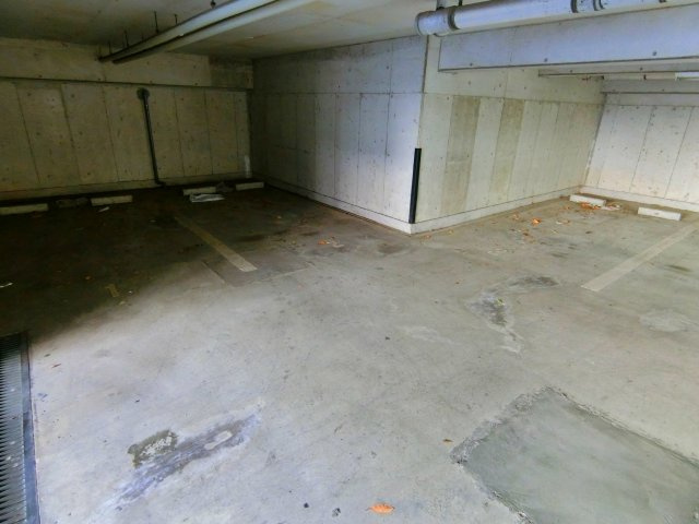 アレグレスの駐車場