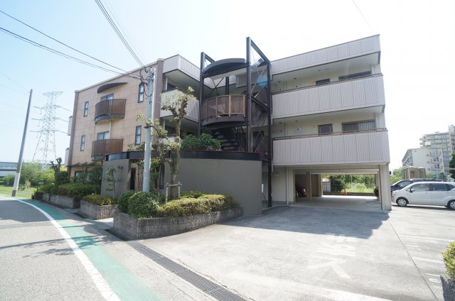 グランドゥール宝塚のエントランス