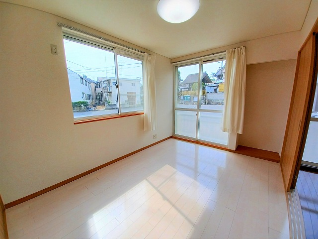 サウスヒルズＫの洋室