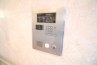 【エントランス】 | 安心のオートロック完備でセキュリティ充実！