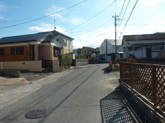 【前面道路含む現地写真】