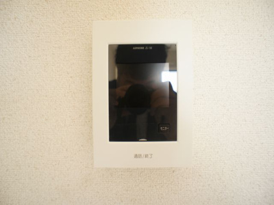 【セキュリティ】 | ラウレア | 訪問者の確認ができるTVドアホン付きです♪