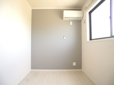 【寝室】 | ラウレア | 快適に過ごせるエアコンが付いています♪