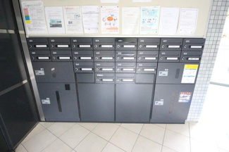 【その他共用部分】 | 不在の多い方に特に嬉しい宅配ボックスを完備したマンション♪