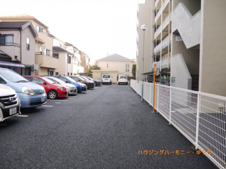 【駐車場】