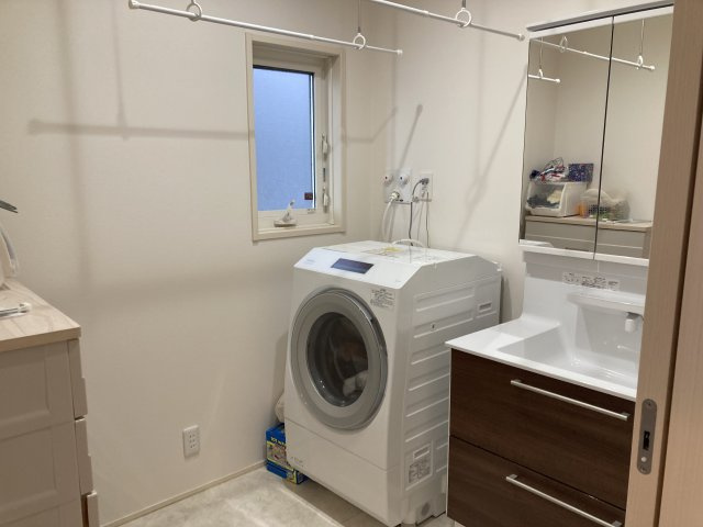 前橋市小相木町　積水ハウス施工　平屋中古住宅の独立洗面台|使いやすい独立洗面台です