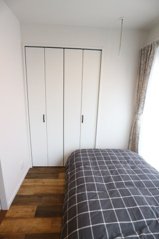 ＣＳ　ＧＡＲＤＥＮ　小川の洋室