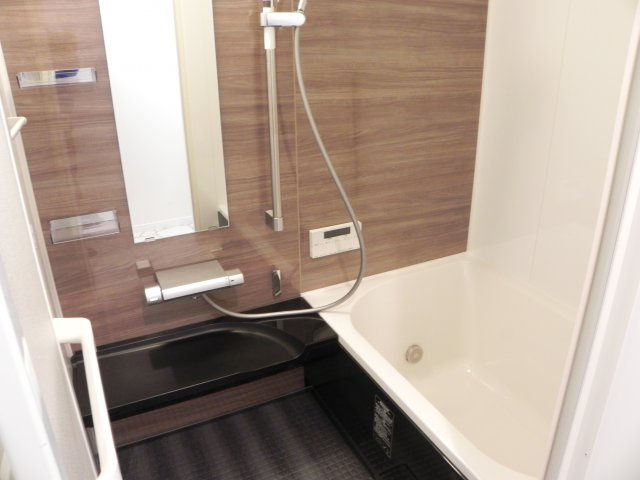 ＣＳ　ＧＡＲＤＥＮ　小川の浴室