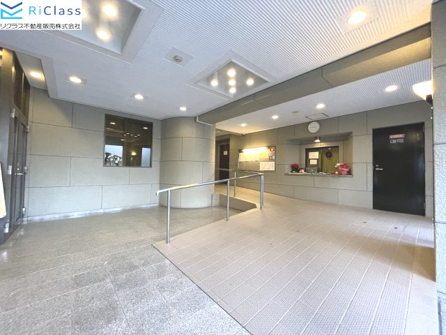 コスモ本山のエントランス|毎日通るエントランスはこのようになっています