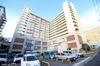 【外観】 | たまプラーザ駅徒歩1分の好立地に建つマンション外観です！高層階、角部屋による陽当り、眺望良好です！