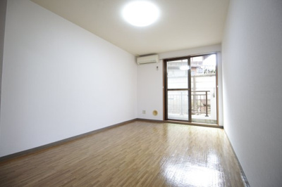 【居間・リビング】 | 萩コーポ | きれいな洋室です♪