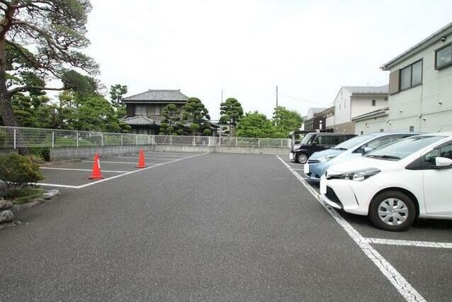 アクアハウスの駐車場