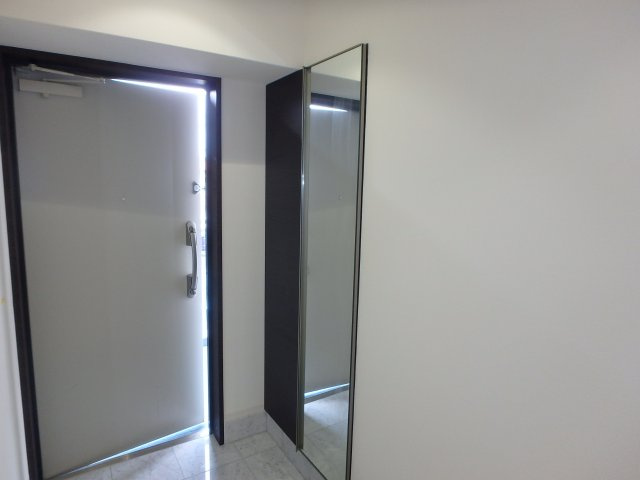 ビバリーグランディの玄関