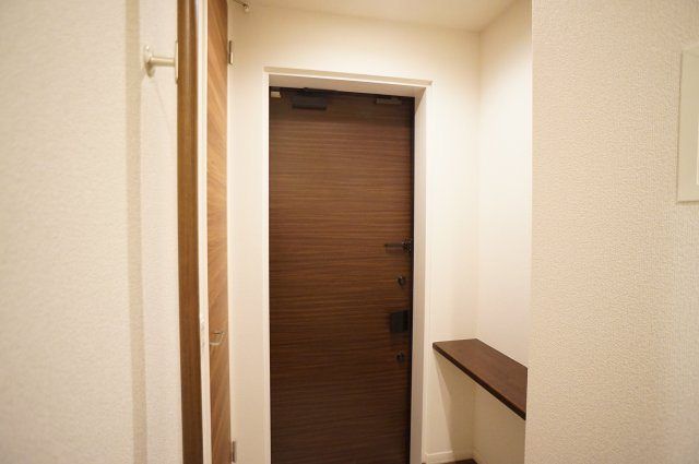 Purple7 西葛西の玄関