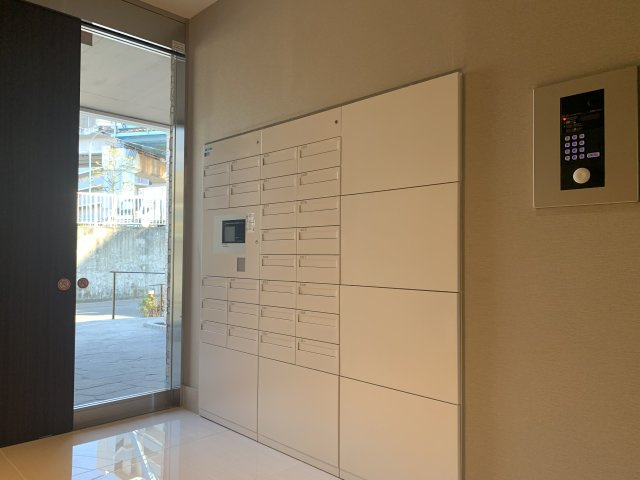 Purple7 西葛西のエントランス