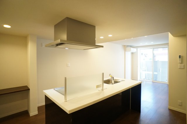 Purple7 西葛西の居間・リビング