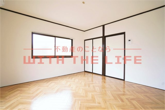 花畑駅前ビル【キャンペーン対象物件】の居間・リビング|ゆったり過ごせる居間です