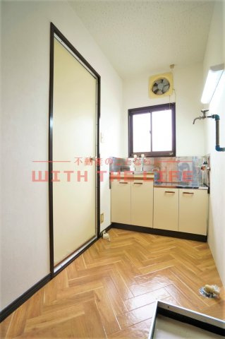 花畑駅前ビル【キャンペーン対象物件】の玄関|シンプルで使いやすい玄関です