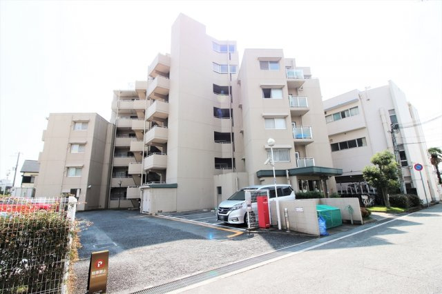 伊丹市中野北２丁目の中古マンションの外観