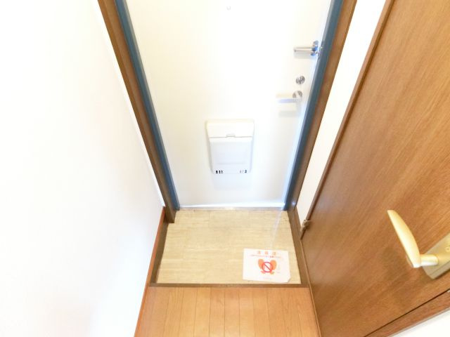 ハイツスタニの玄関