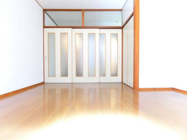 ハイツスタニの居間・リビング