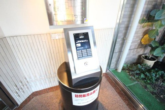 【エントランス】 | オートロック完備でセキュリティ充実！
