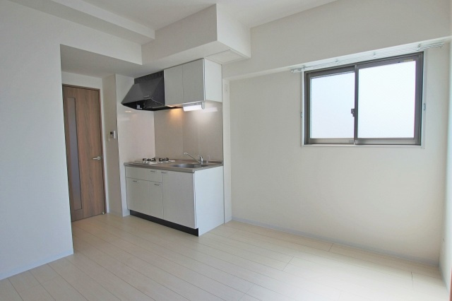 パインリッチの居間・リビング