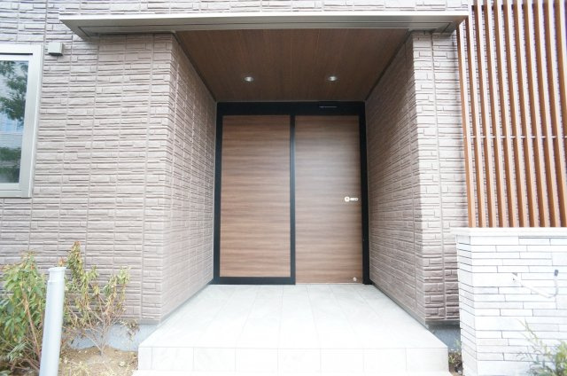 エクラ－ジュ　エストのエントランス|オ－トロック