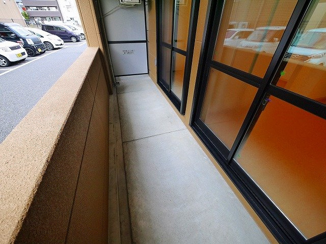 ファミールのバルコニー|広いバルコニーはお洗濯にも活躍します