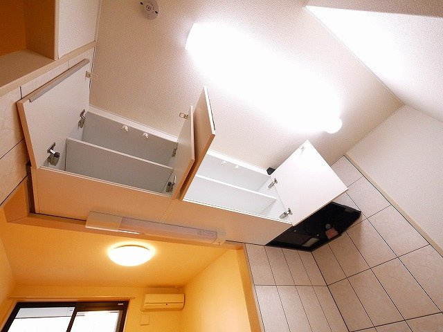 ファミールのキッチン|吊戸棚が便利なキッチンです