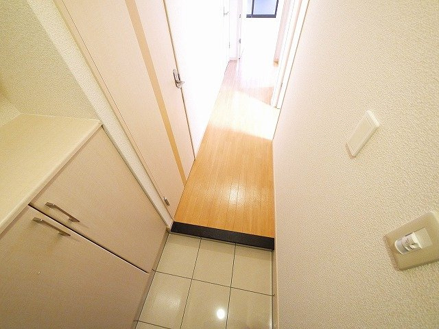 ファミールの玄関|シューズボックスで靴を整頓できます