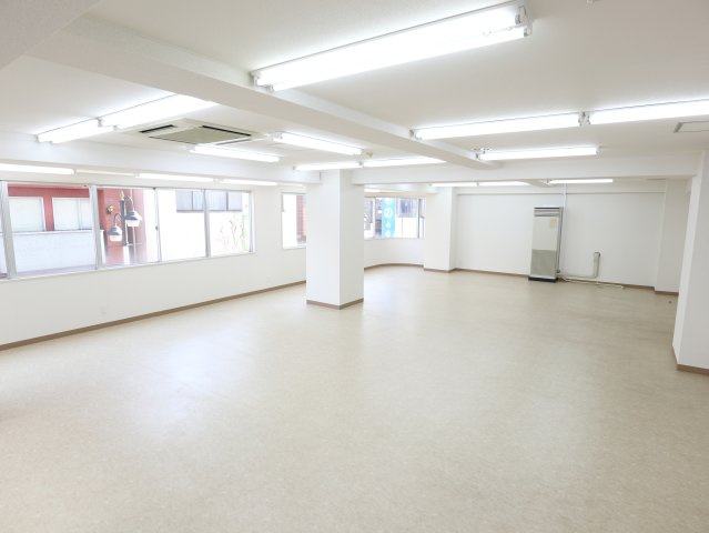 石山ビルの内装