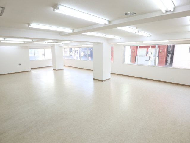 石山ビルの内装